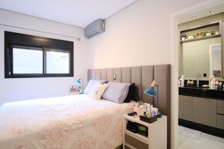 Casa à venda com 230m², 3 quartos e 2 vagasSuíte