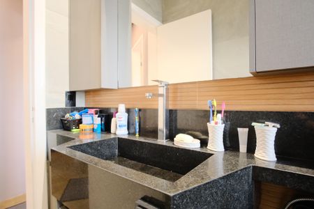 Casa à venda com 230m², 3 quartos e 2 vagasBanheiro Social