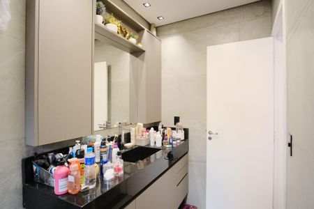 Casa à venda com 230m², 3 quartos e 2 vagasBanheiro da Suíte