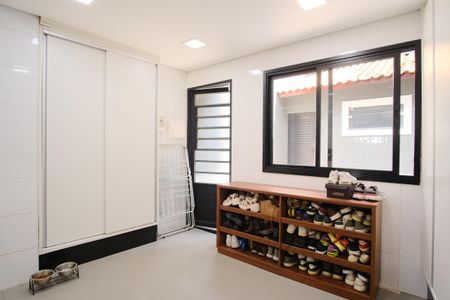 Casa à venda com 230m², 3 quartos e 2 vagasÁrea de Serviço