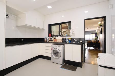 Casa à venda com 230m², 3 quartos e 2 vagasÁrea de Serviço