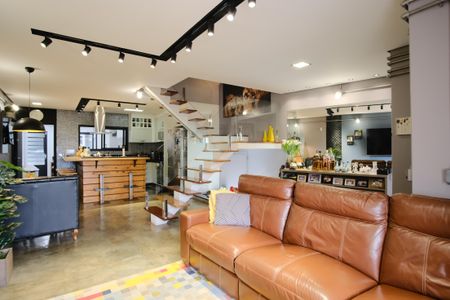 Casa à venda com 230m², 3 quartos e 2 vagasSala