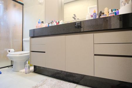 Casa à venda com 230m², 3 quartos e 2 vagasBanheiro da Suíte