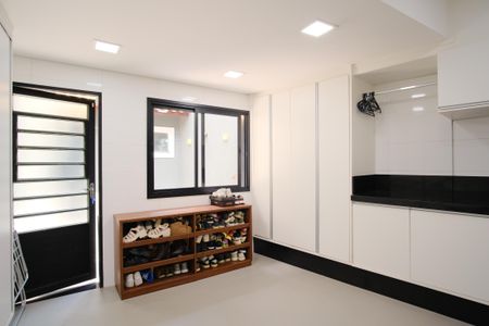 Casa à venda com 230m², 3 quartos e 2 vagasÁrea de Serviço