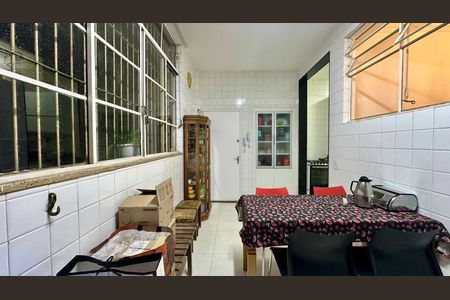 Apartamento à venda com 145m², 3 quartos e 1 vaga Apartamento à venda com 145m², 3 quartos e 1 vagaÁrea de serviço