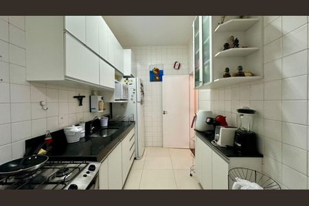 Apartamento à venda com 145m², 3 quartos e 1 vaga Apartamento à venda com 145m², 3 quartos e 1 vagaCozinha