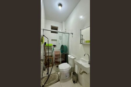 Apartamento à venda com 145m², 3 quartos e 1 vaga Apartamento à venda com 145m², 3 quartos e 1 vagaBanheiro de serviço