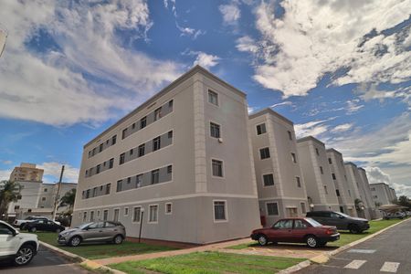 Apartamento para alugar com 50m², 2 quartos e 1 vagaFachada do bloco