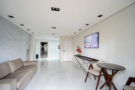 Apartamento à venda com 110m², 3 quartos e 1 vaga Apartamento à venda com 110m², 3 quartos e 1 vagaHall social