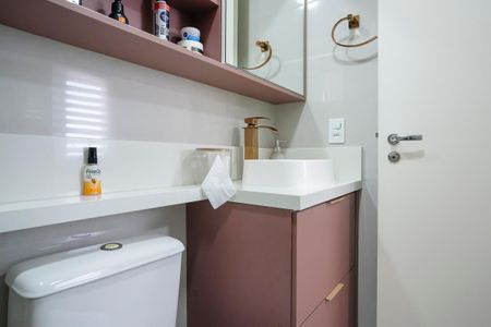 Apartamento à venda com 62m², 3 quartos e 2 vagasBanheiro da suíte