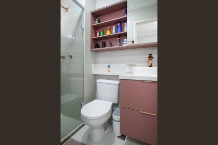 Apartamento à venda com 62m², 3 quartos e 2 vagasBanheiro da suíte