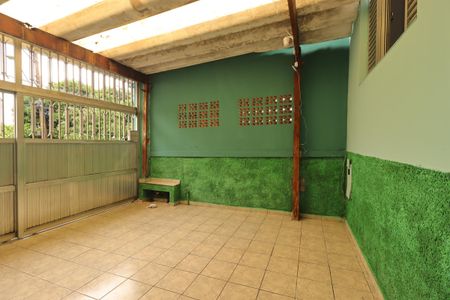 Casa à venda com 150m², 2 quartos e 2 vagasGaragem