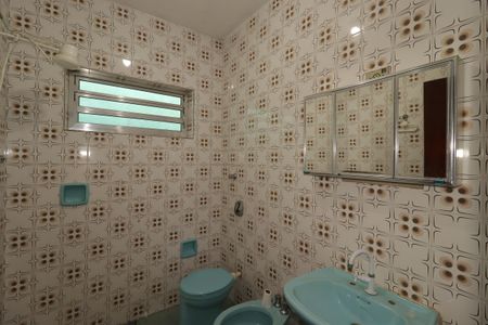 Casa à venda com 150m², 2 quartos e 2 vagasBanheiro