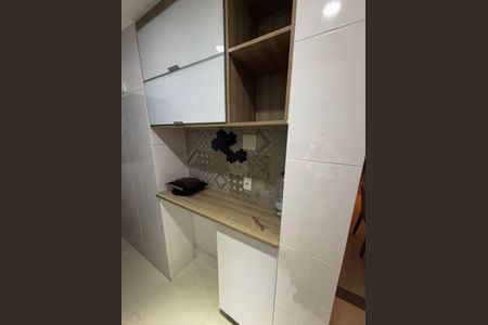 Cozinha de apartamento para alugar com 3 quartos, 77m² em Barra Olímpica, Rio de Janeiro