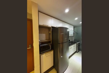 Cozinha de apartamento para alugar com 3 quartos, 77m² em Barra Olímpica, Rio de Janeiro