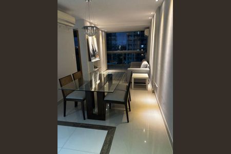 Sala de apartamento para alugar com 3 quartos, 77m² em Barra Olímpica, Rio de Janeiro