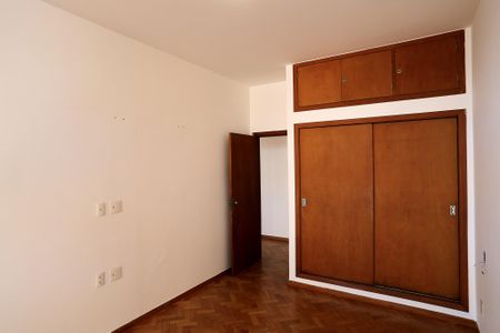 Apartamento para alugar com 147m², 3 quartos e 1 vagaQuarto