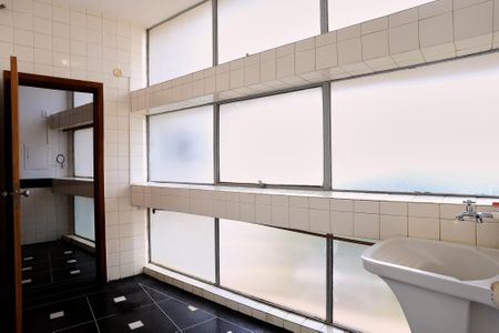 Apartamento para alugar com 147m², 3 quartos e 1 vagaÁrea de Serviço