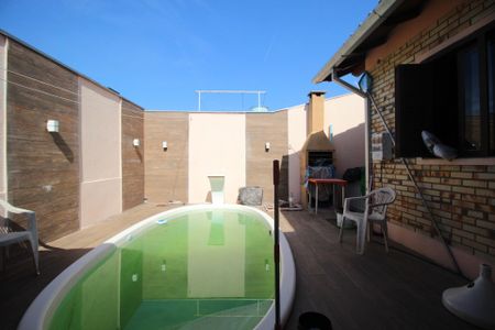 Casa à venda com 132m², 2 quartos e 2 vagasPiscina