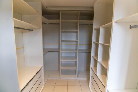 Apartamento à venda com 80m², 2 quartos e 1 vagaCloset