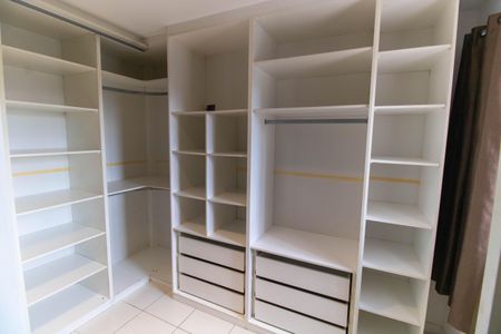 Apartamento à venda com 80m², 2 quartos e 1 vagaCloset