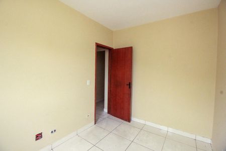 Quarto 2 de casa para alugar com 2 quartos, 60m² em Condomínio Maracanã, Santo André
