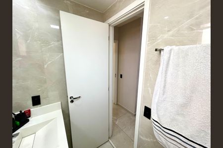 Apartamento à venda com 81m², 2 quartos e 2 vagas Apartamento à venda com 81m², 2 quartos e 2 vagasBanheiro da Suíte