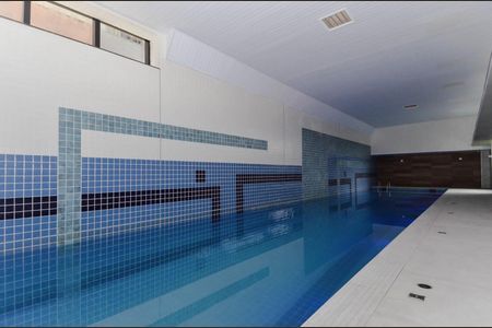 Apartamento à venda com 81m², 2 quartos e 2 vagas Apartamento à venda com 81m², 2 quartos e 2 vagasÁrea comum - Piscina