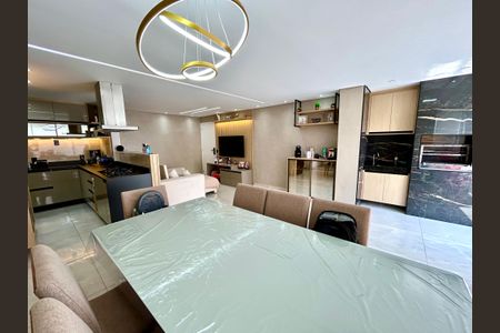 Apartamento à venda com 81m², 2 quartos e 2 vagas Apartamento à venda com 81m², 2 quartos e 2 vagasSala