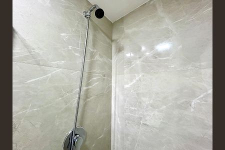 Apartamento à venda com 81m², 2 quartos e 2 vagas Apartamento à venda com 81m², 2 quartos e 2 vagasBanheiro 1