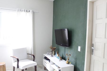 Casa de condomínio à venda com 96m², 3 quartos e 2 vagasSala