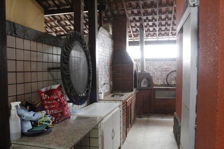 Casa de condomínio à venda com 96m², 3 quartos e 2 vagasChurrasqueira