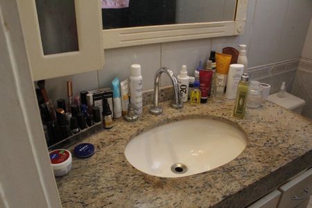 Casa de condomínio à venda com 96m², 3 quartos e 2 vagasBanheiro da Suíte