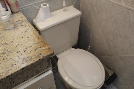 Casa de condomínio à venda com 96m², 3 quartos e 2 vagasBanheiro da Suíte