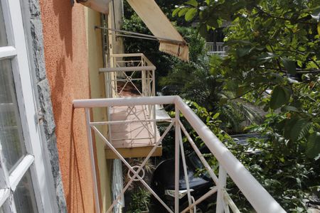 Casa de condomínio à venda com 96m², 3 quartos e 2 vagasVaranda