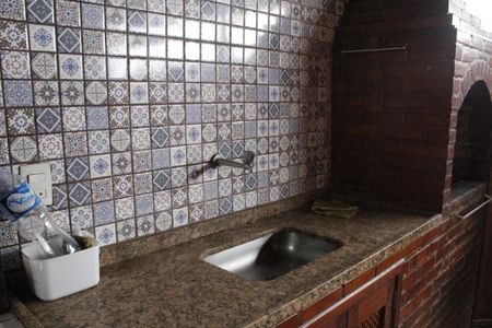 Casa de condomínio à venda com 96m², 3 quartos e 2 vagasChurrasqueira