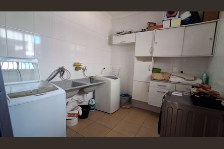 Casa à venda com 231m², 4 quartos e 6 vagasÁrea de Serviço 