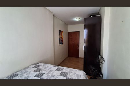 Casa à venda com 231m², 4 quartos e 6 vagasQuarto 2