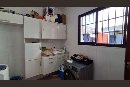 Casa à venda com 231m², 4 quartos e 6 vagasÁrea de Serviço 