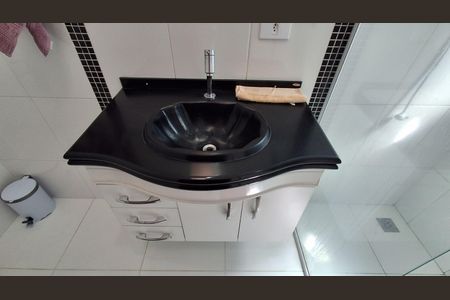 Casa à venda com 231m², 4 quartos e 6 vagasBanheiro Social 