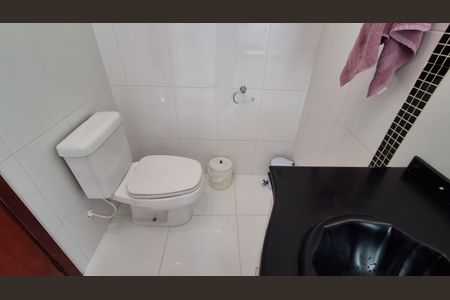 Casa à venda com 231m², 4 quartos e 6 vagasBanheiro Social 