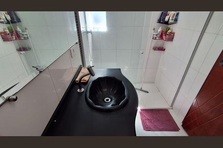 Casa à venda com 231m², 4 quartos e 6 vagasBanheiro Social 