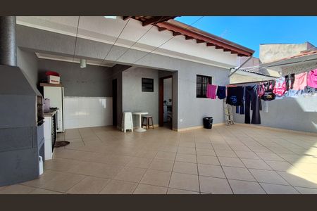 Casa à venda com 231m², 4 quartos e 6 vagasQuintal