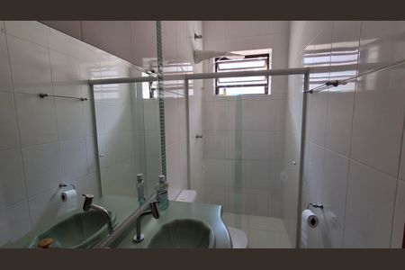 Casa à venda com 231m², 4 quartos e 6 vagasBanheiro Suíte 