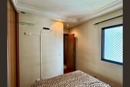 Apartamento à venda com 76m², 3 quartos e 2 vagasQuarto 2