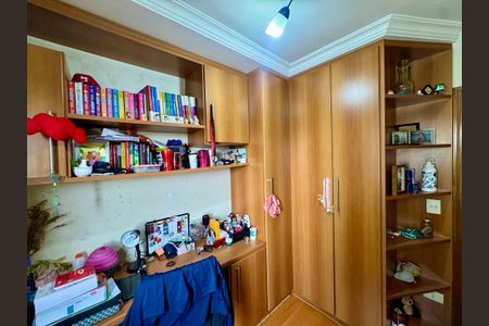 Apartamento à venda com 76m², 3 quartos e 2 vagasQuarto 3