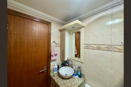 Apartamento à venda com 76m², 3 quartos e 2 vagasBanheiro 2