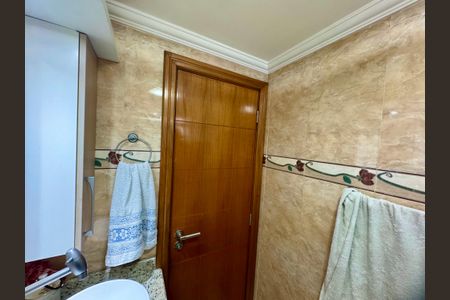 Apartamento à venda com 76m², 3 quartos e 2 vagasBanheiro 1