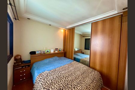 Apartamento à venda com 76m², 3 quartos e 2 vagasQuarto 2