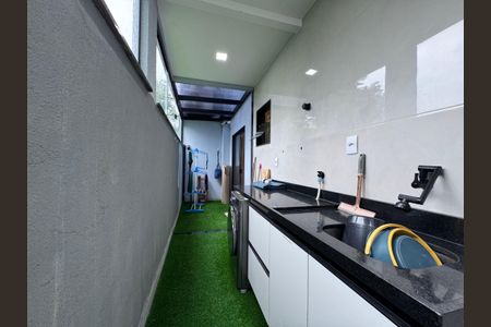 Casa de condomínio à venda com 217m², 3 quartos e 1 vagaÁrea de Serviço